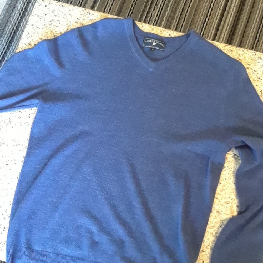 Like-new sweater/dress shirt